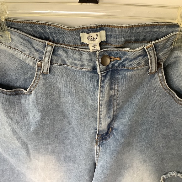 NEW Easel Flower Patch Mineral Washed Jeans Size Medium - Picture 11 of 11